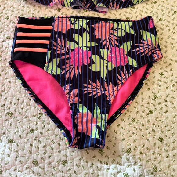 Breaking Waves Girl’s 2pc Bikini High Waisted Bottom  Swimsuit, Size 6/6X - Picture 3 of 11
